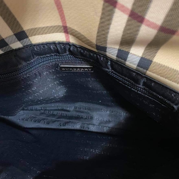 Burberry Nova Check PVC Leather - Picture 2 of 8